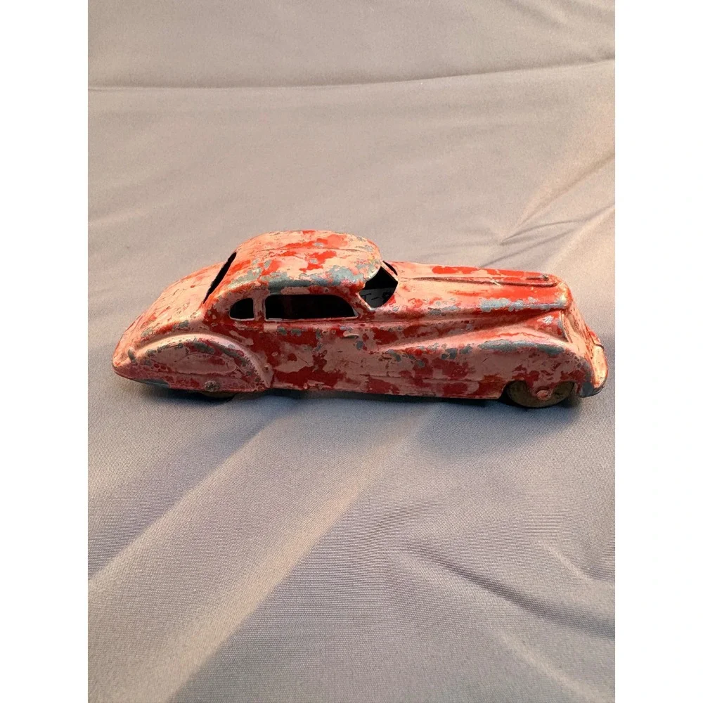 Vintage Cast Iron Toy Car Red Streamline Coupe Made in USA 5.5 Inch E-18